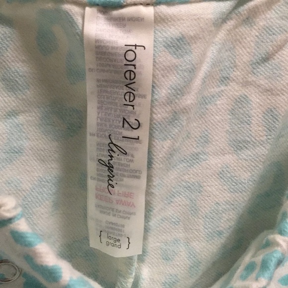 Forever 21 Blue And White Leopard Print Ruffle Hem Sleep Short. NWOT - Picture 5 of 6